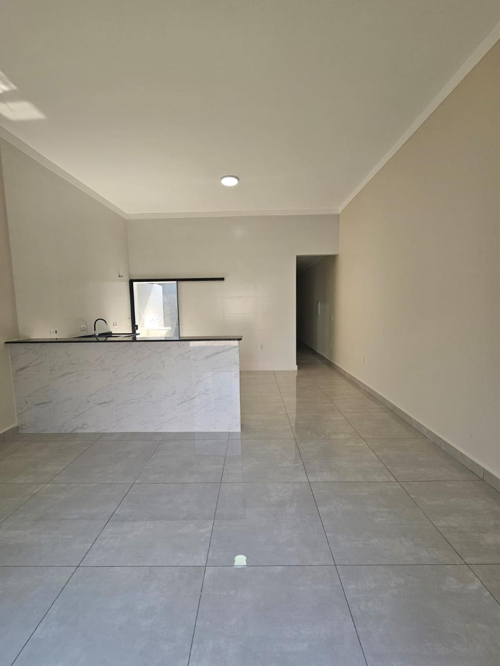 Casa à venda com 2 quartos, 70m² - Foto 1