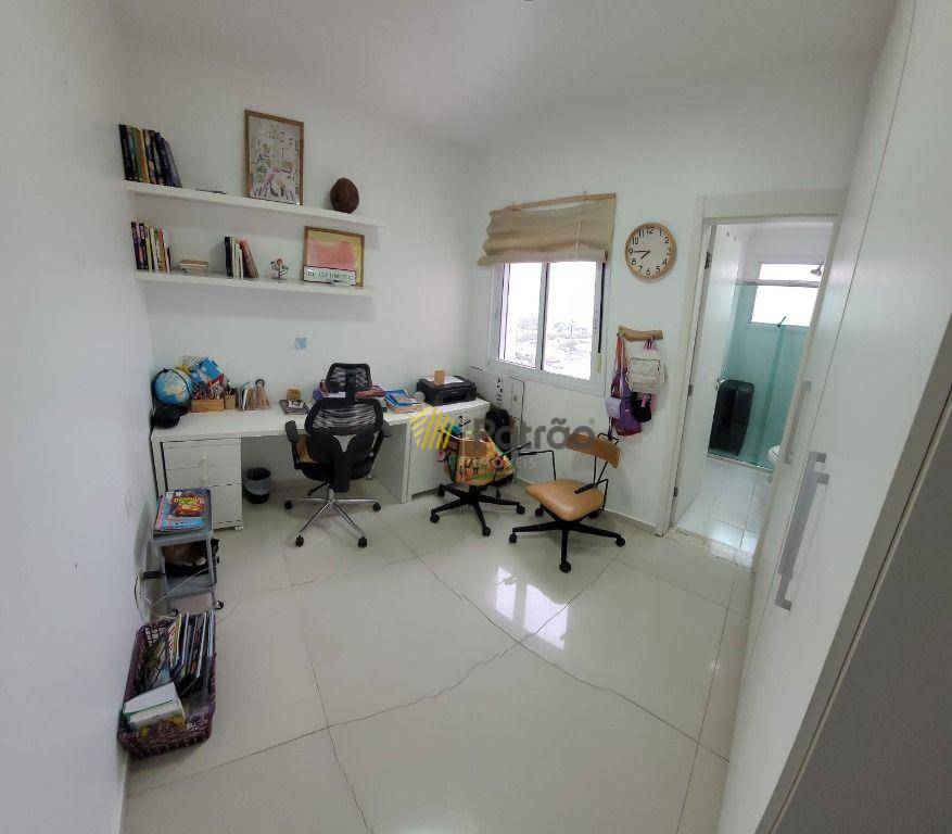 Apartamento à venda com 3 quartos, 147m² - Foto 3