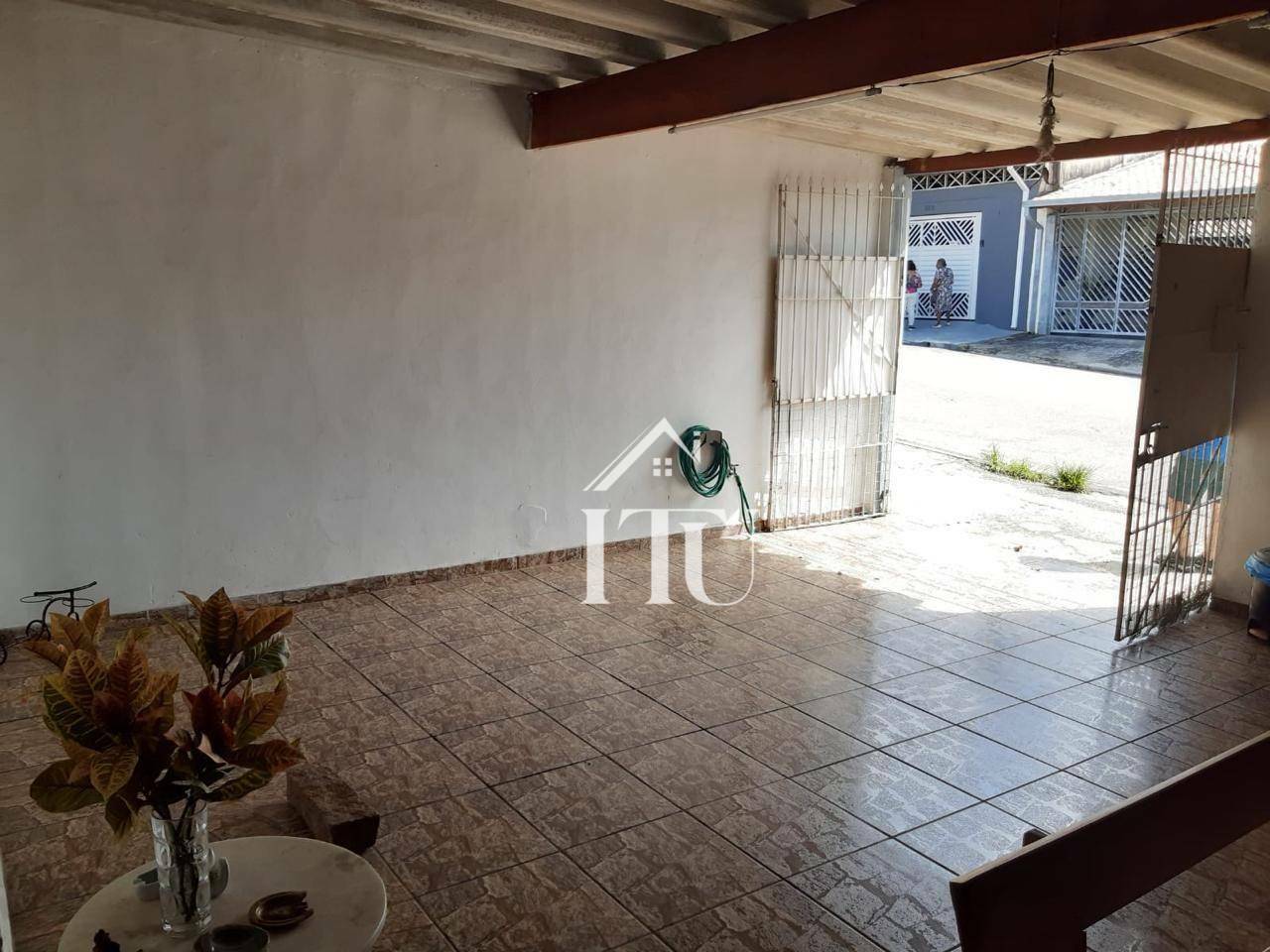 Casa à venda com 3 quartos, 79m² - Foto 4