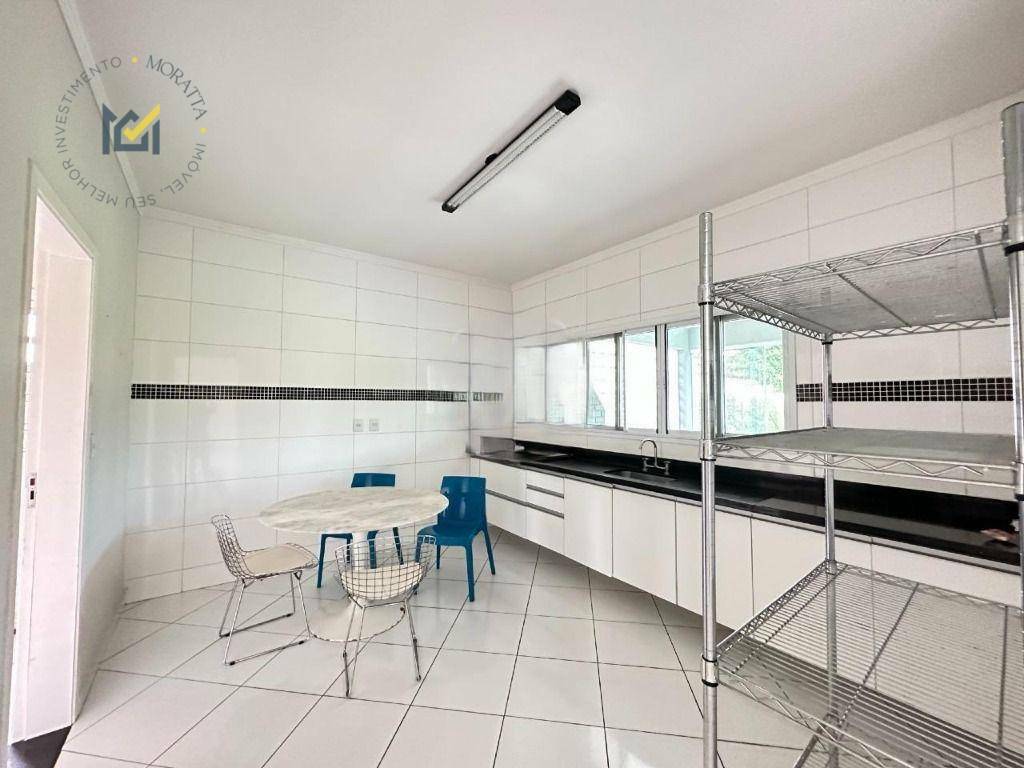 Casa de Condomínio para alugar com 3 quartos, 230m² - Foto 4