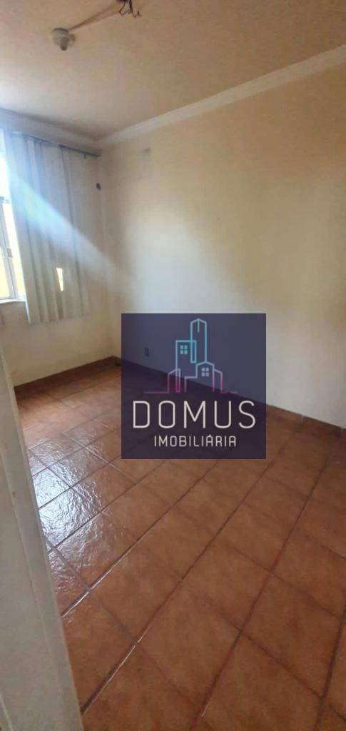 Casa à venda com 2 quartos, 80m² - Foto 3