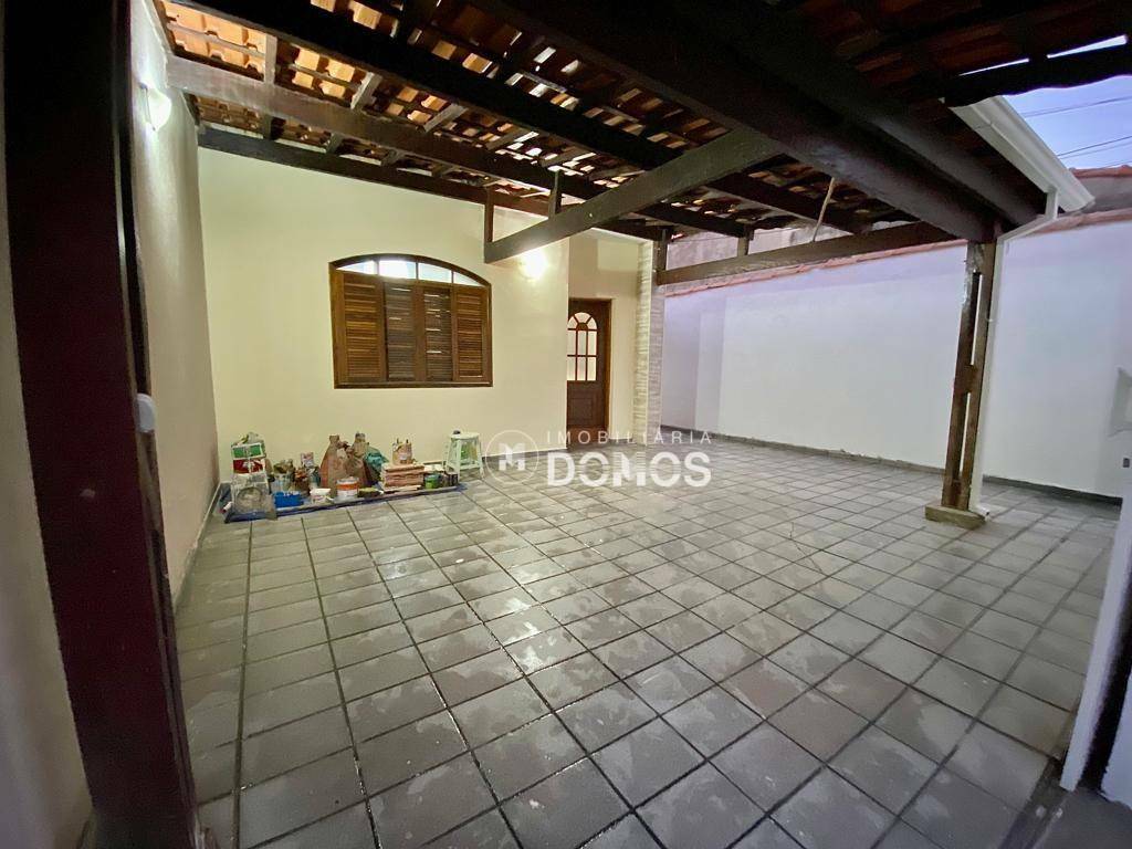 Casa à venda com 2 quartos, 89m² - Foto 9