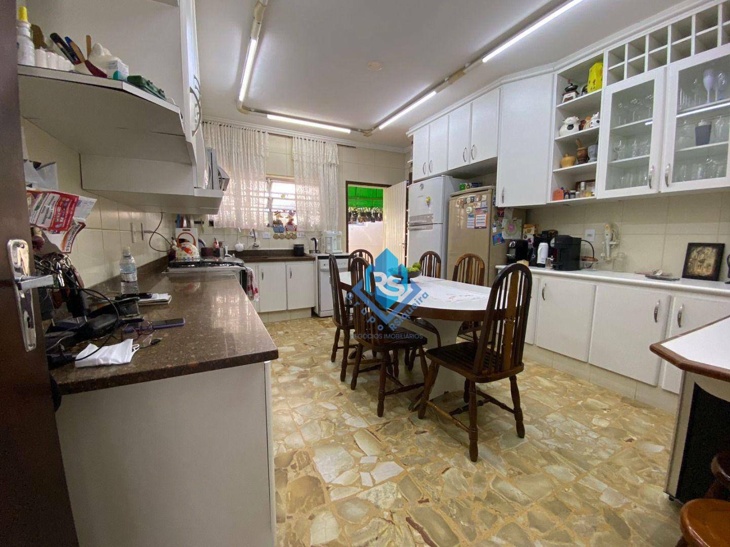 Sobrado à venda com 3 quartos, 203m² - Foto 1