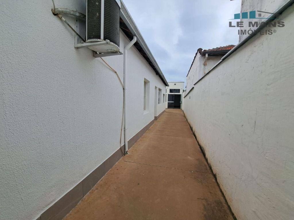 Casa para alugar com 1 quarto, 245m² - Foto 14