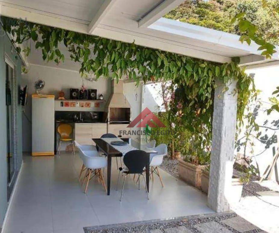 Casa à venda com 4 quartos, 162m² - Foto 11