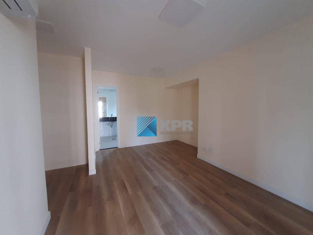 Apartamento à venda com 4 quartos, 190m² - Foto 18