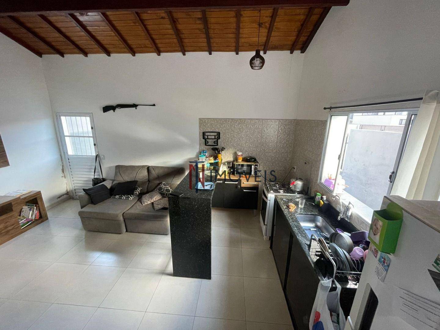 Casa à venda com 2 quartos, 80m² - Foto 4