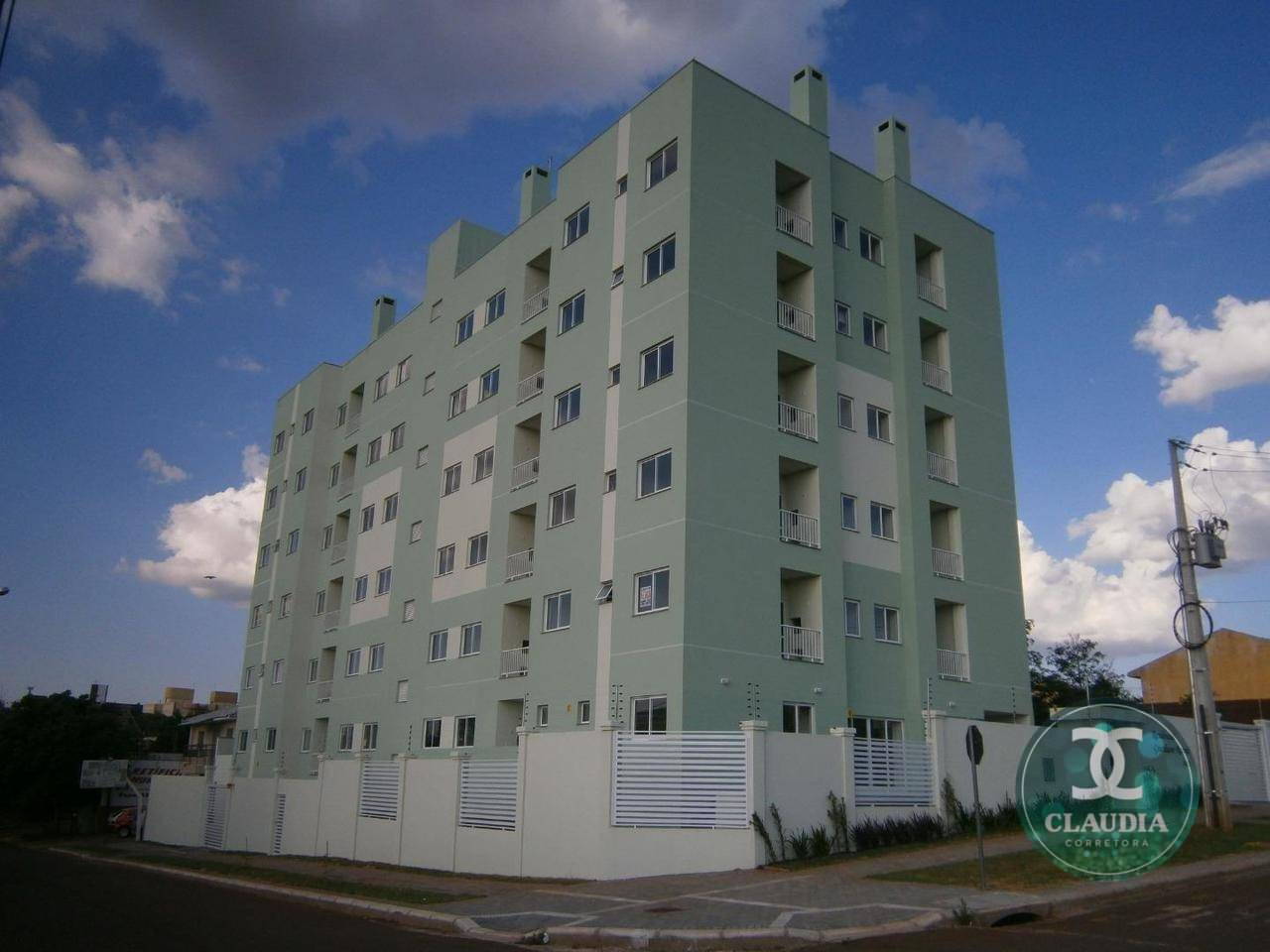 Apartamento à venda com 2 quartos, 61m² - Foto 1