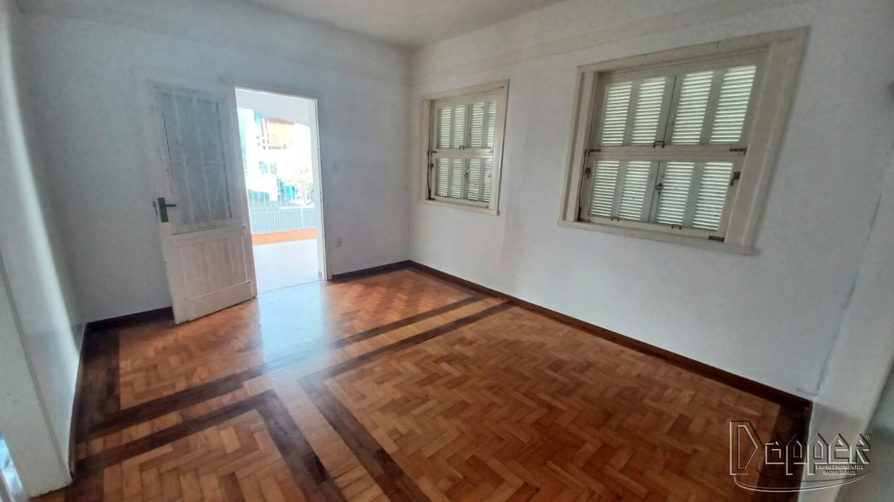 Casa à venda com 4 quartos, 216m² - Foto 2