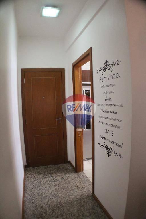 Apartamento à venda com 3 quartos, 96m² - Foto 2