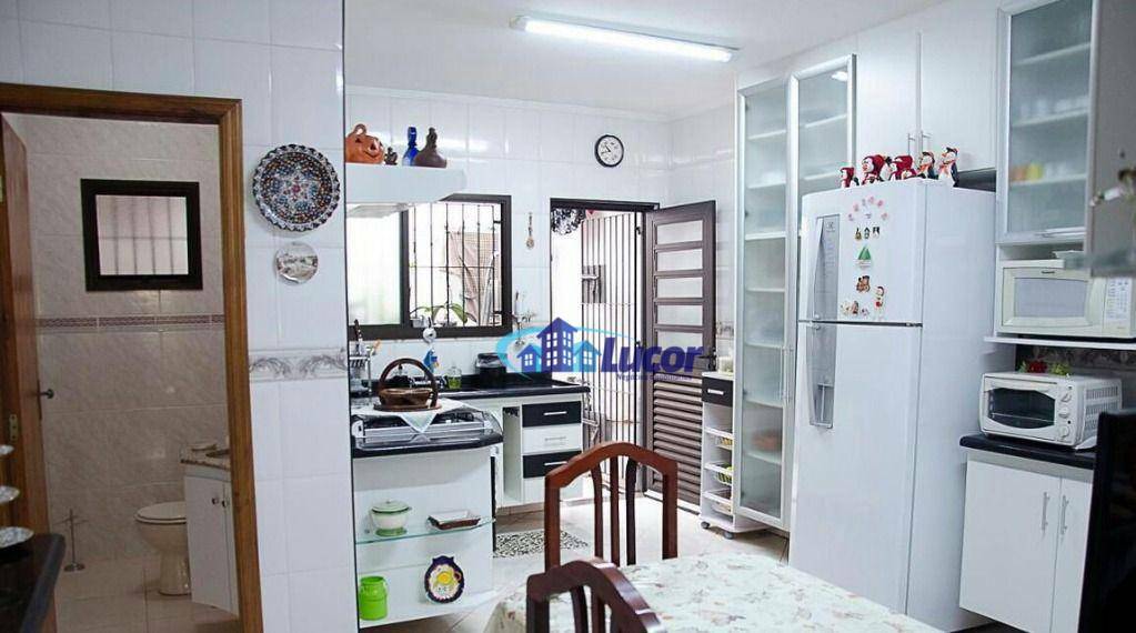 Sobrado à venda com 3 quartos, 100m² - Foto 1