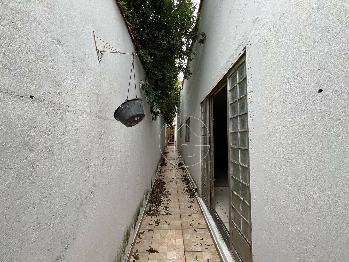 Casa à venda com 3 quartos, 220m² - Foto 17