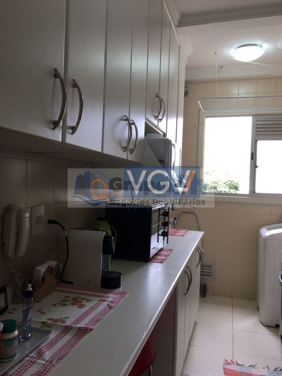 Apartamento à venda com 3 quartos, 65m² - Foto 3