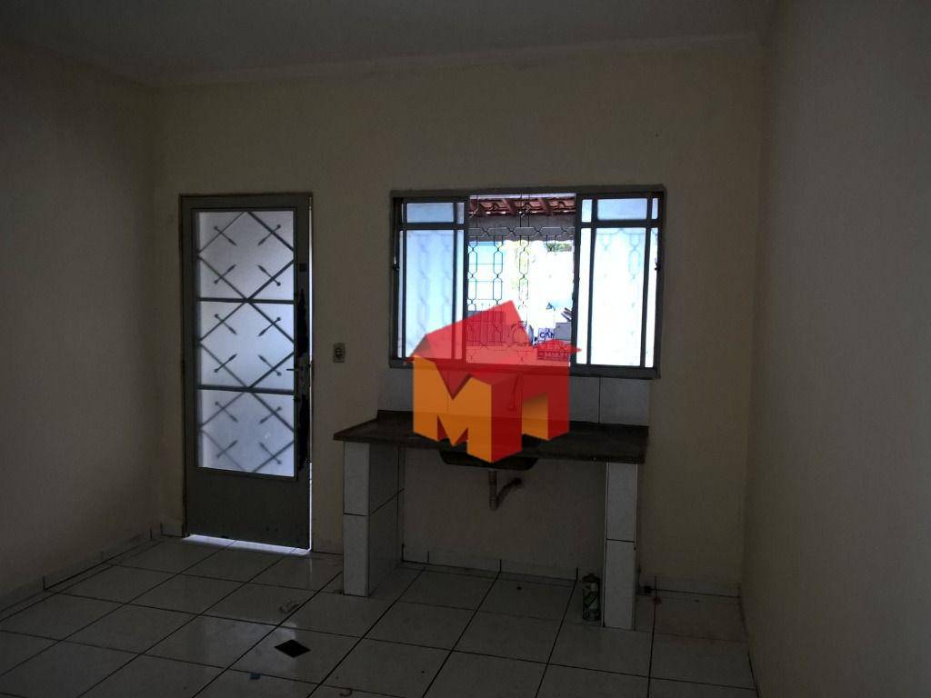 Casa à venda com 3 quartos, 110m² - Foto 2