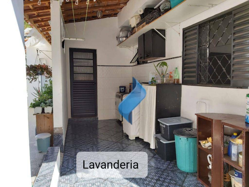 Casa à venda com 3 quartos, 234m² - Foto 15