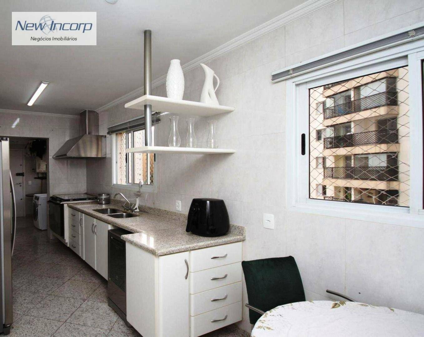 Apartamento à venda com 3 quartos, 131m² - Foto 17