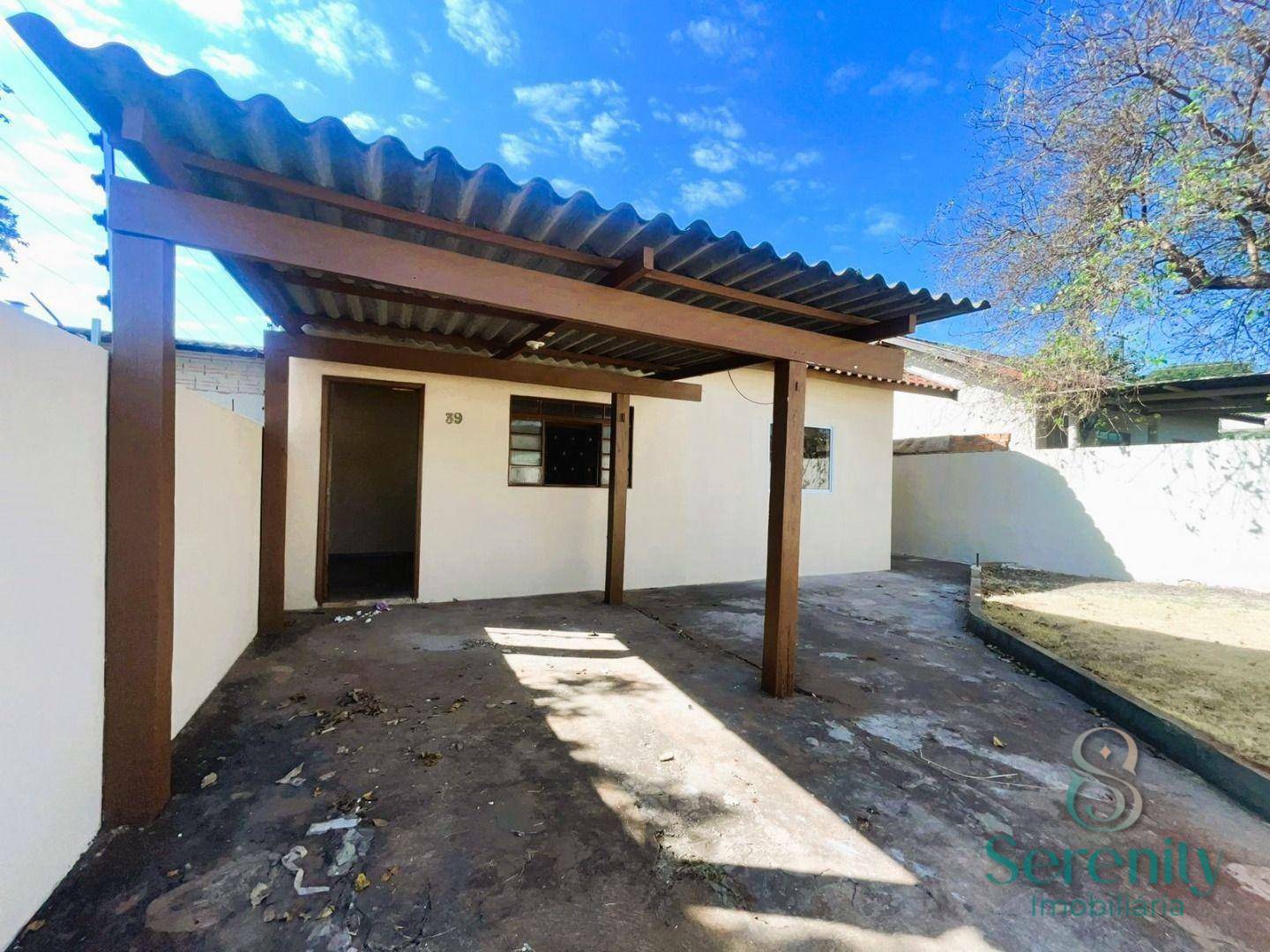 Casa à venda com 2 quartos, 60m² - Foto 2