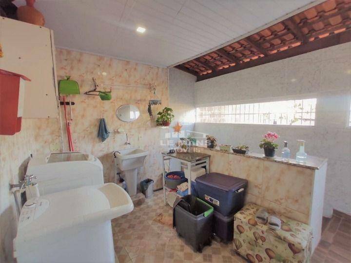 Casa à venda com 3 quartos, 250m² - Foto 24