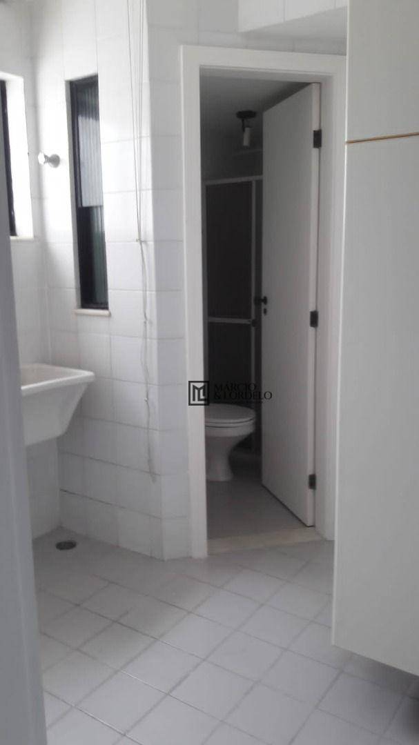 Apartamento à venda com 3 quartos, 115m² - Foto 2