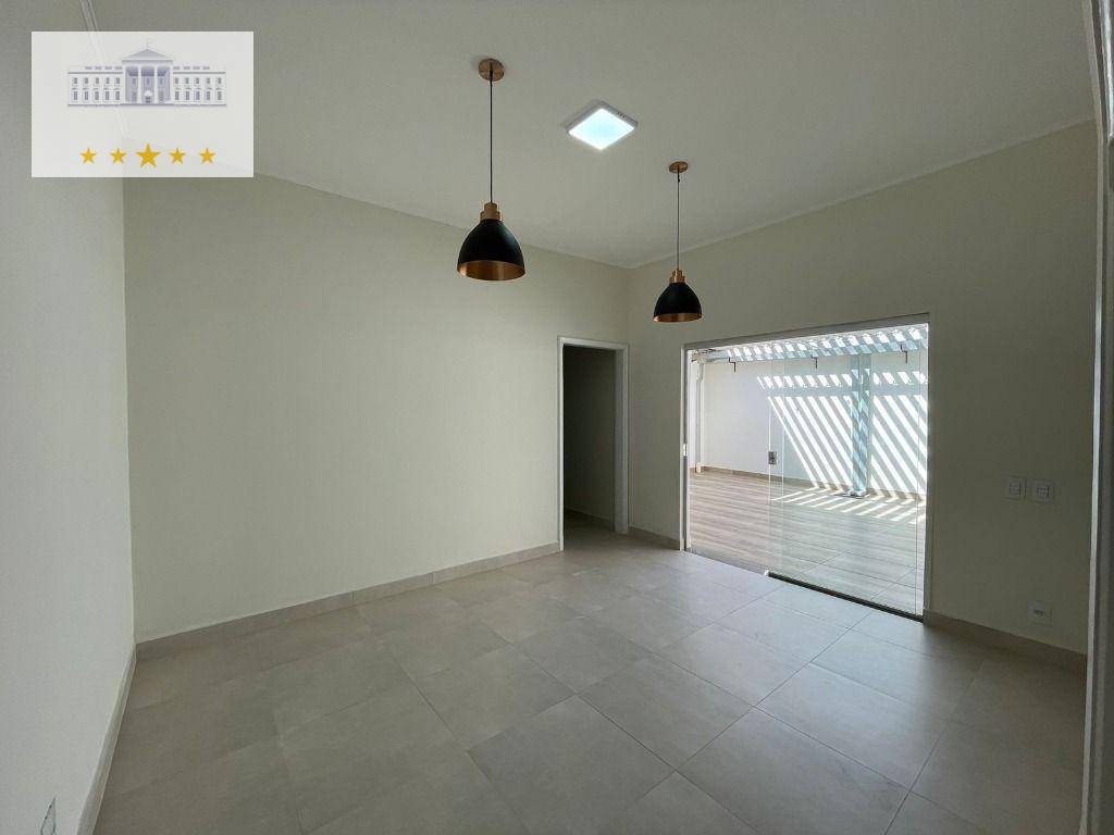 Casa à venda com 3 quartos, 273m² - Foto 1