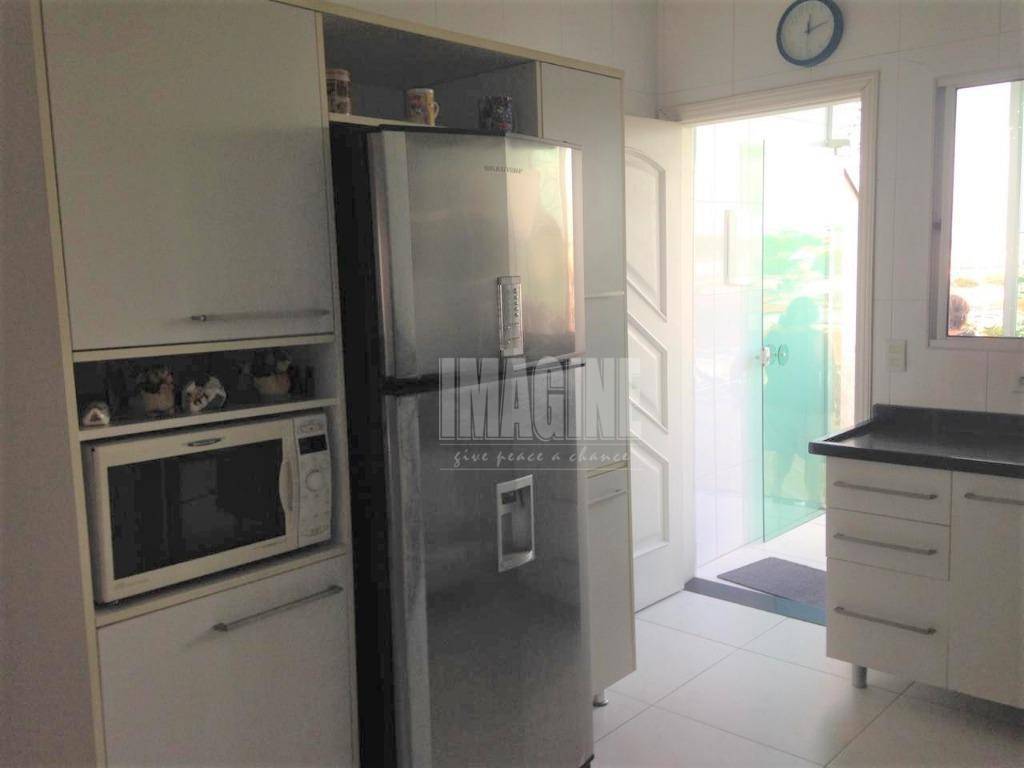 Sobrado à venda com 3 quartos, 210m² - Foto 6