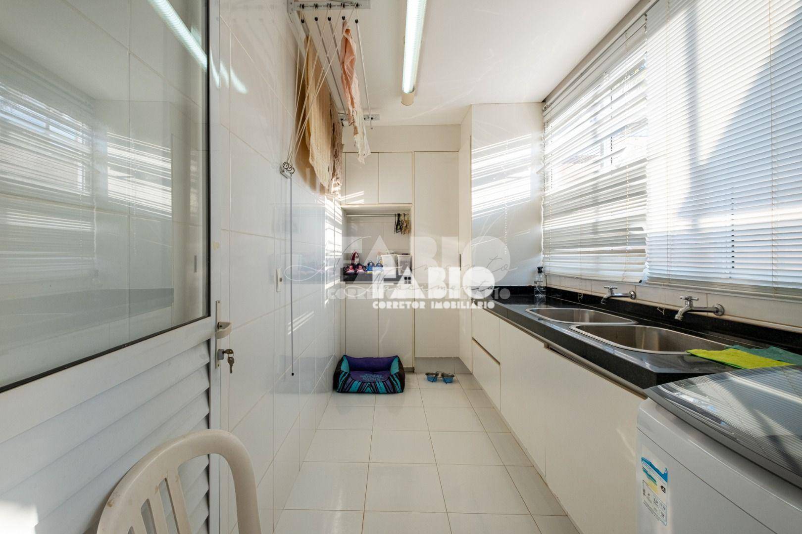 Casa de Condomínio à venda com 4 quartos, 450m² - Foto 21