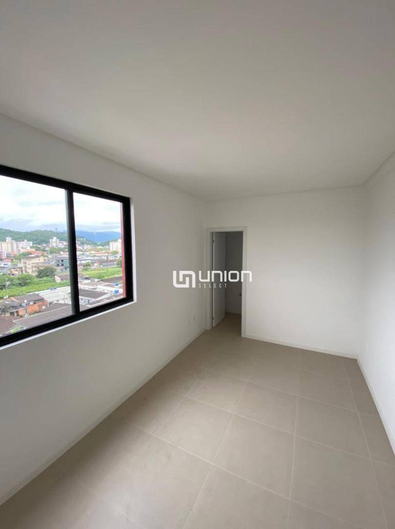 Apartamento à venda com 2 quartos, 62m² - Foto 10