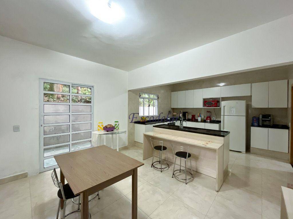 Casa à venda com 3 quartos, 180m² - Foto 12