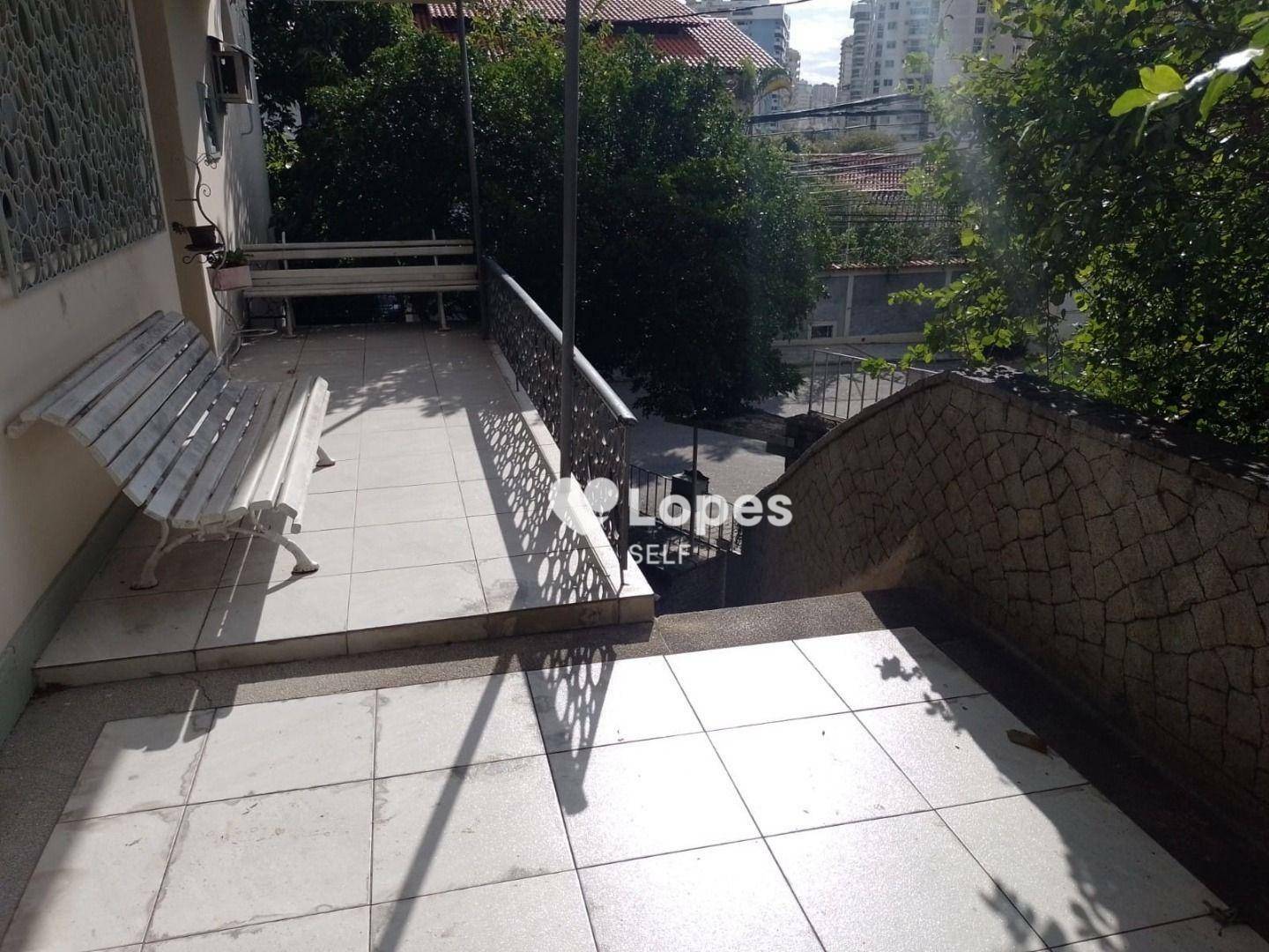 Casa à venda com 5 quartos, 171m² - Foto 4