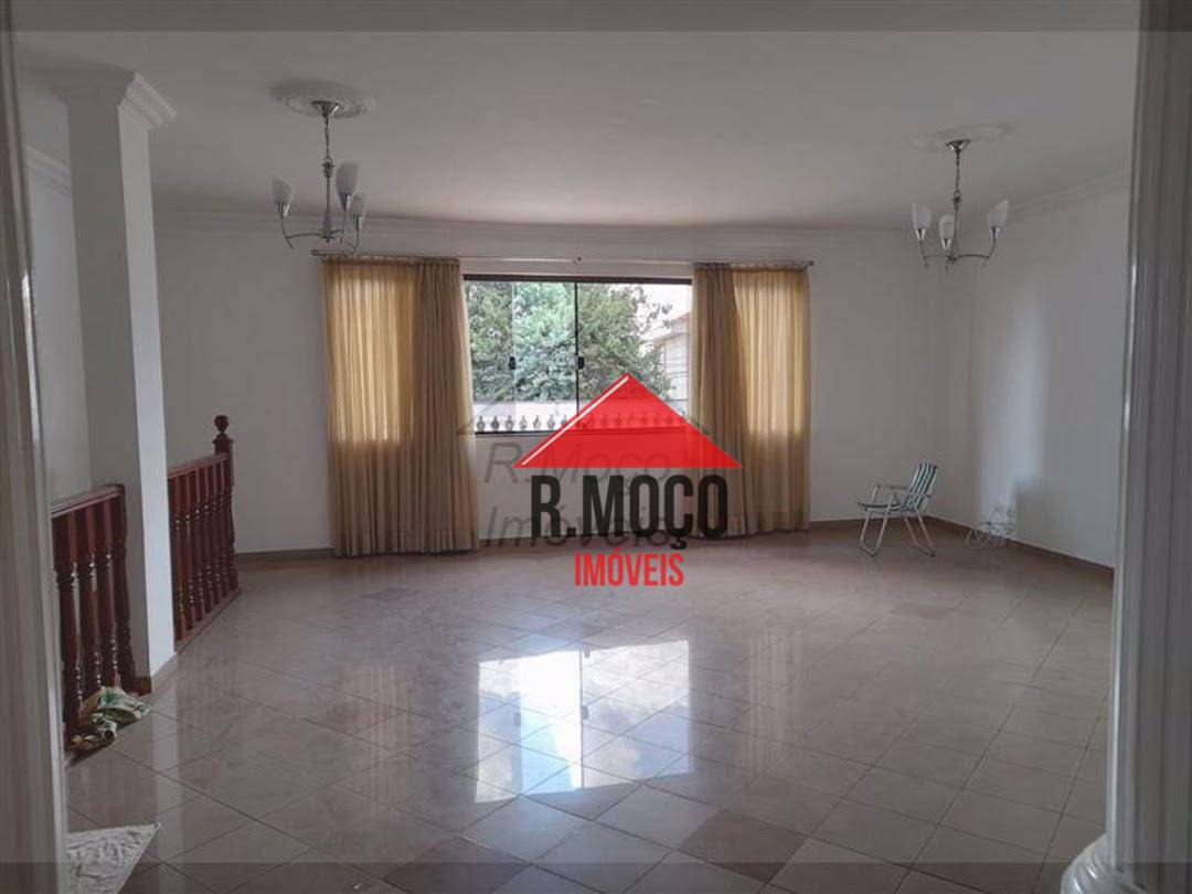 Casa à venda com 4 quartos, 330m² - Foto 1