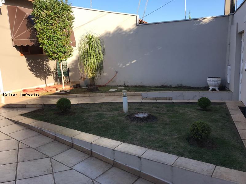 Casa à venda com 2 quartos, 300m² - Foto 6