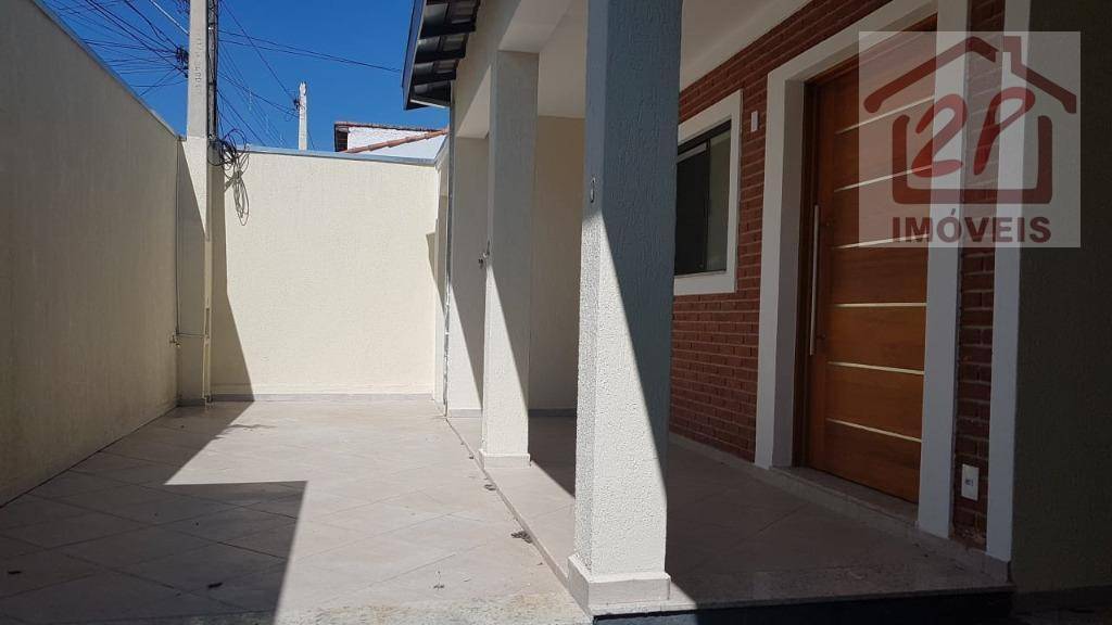 Casa à venda com 3 quartos, 200m² - Foto 3