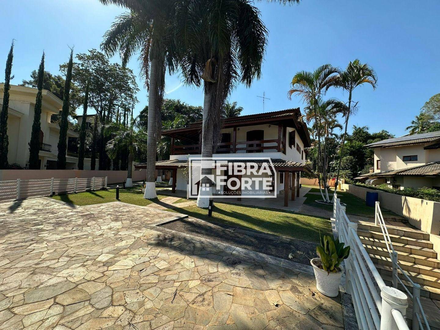 Casa de Condomínio para alugar com 4 quartos, 600m² - Foto 6