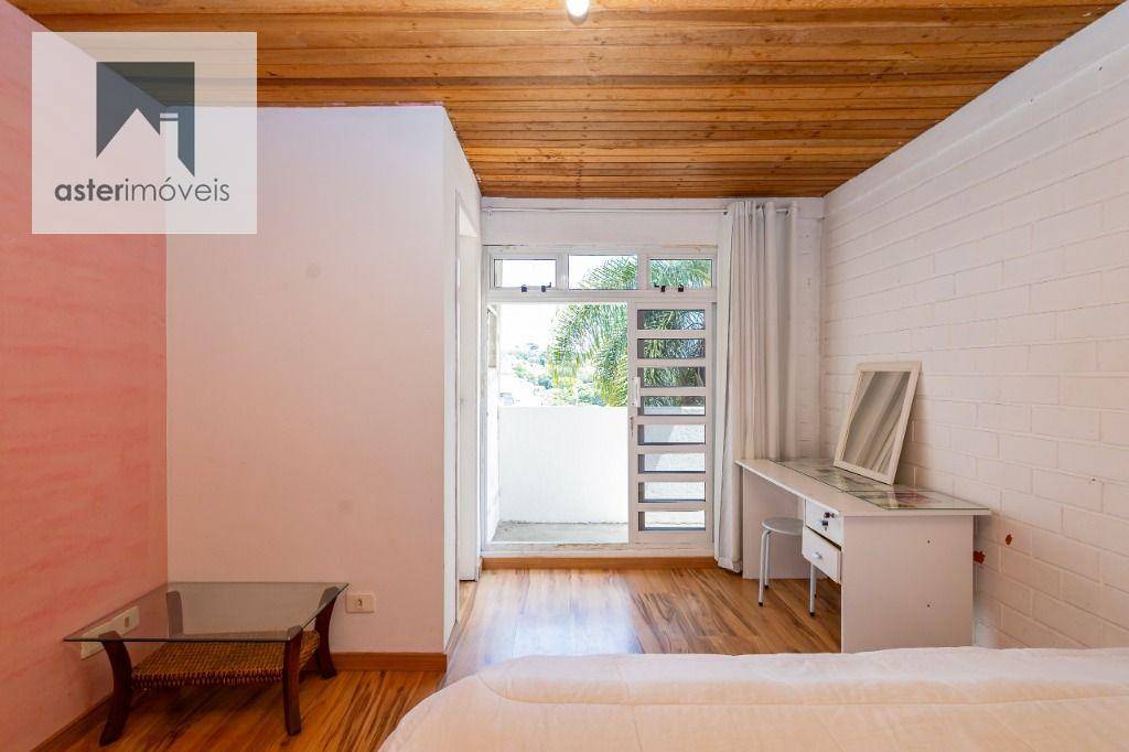 Casa à venda com 4 quartos, 230m² - Foto 8