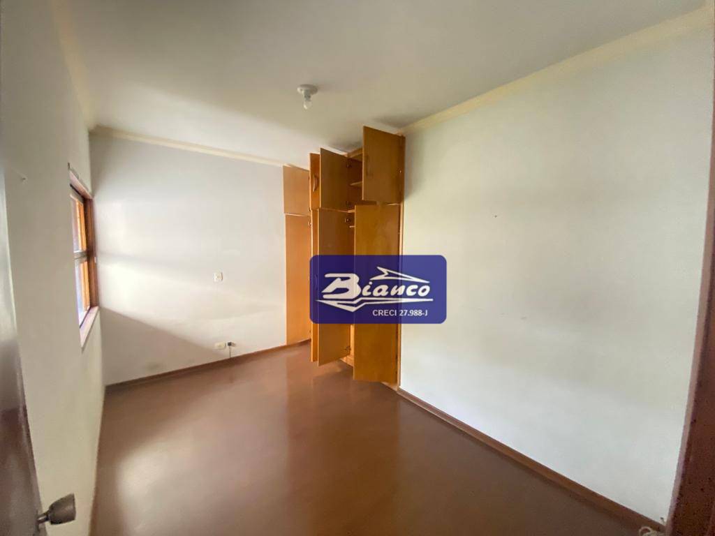 Casa para alugar com 4 quartos, 280m² - Foto 21