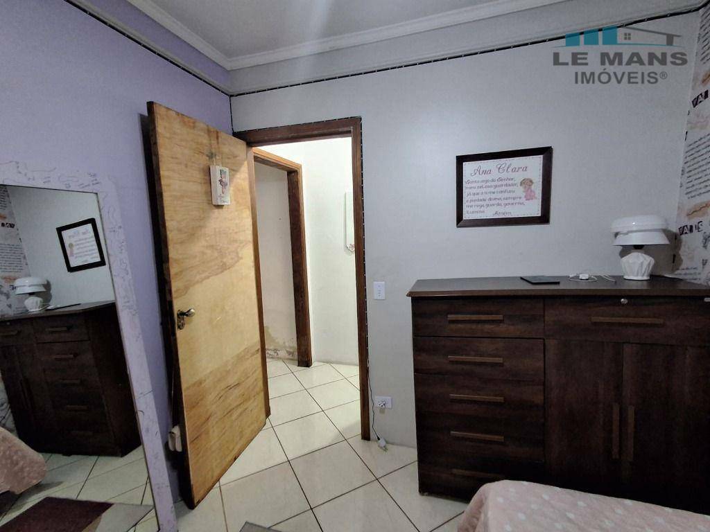 Casa à venda com 3 quartos, 200m² - Foto 12