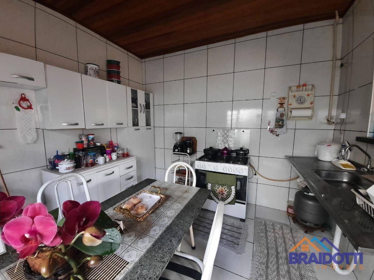 Casa à venda com 2 quartos, 90m² - Foto 3