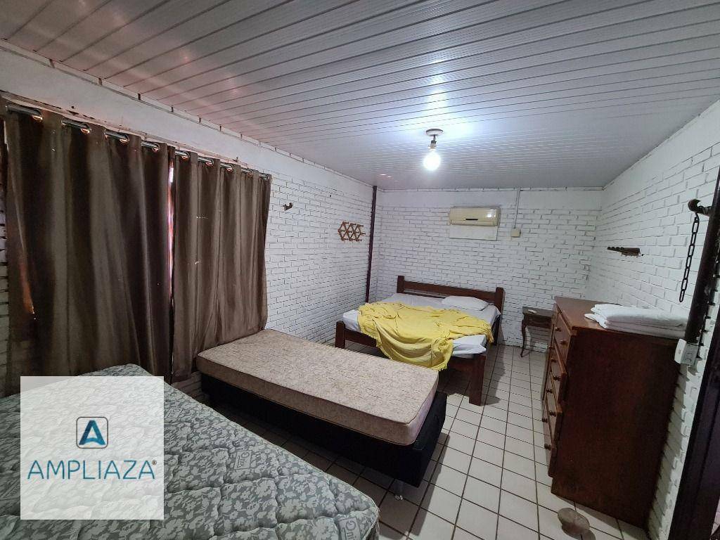 Casa à venda com 4 quartos, 300m² - Foto 12