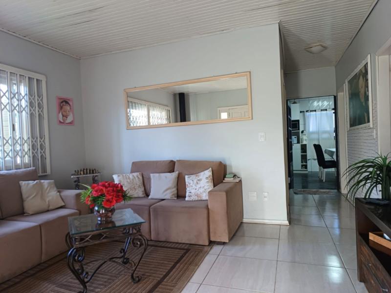 Casa à venda com 2 quartos, 110m² - Foto 4