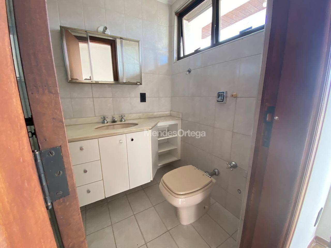 Apartamento para alugar com 3 quartos, 206m² - Foto 32