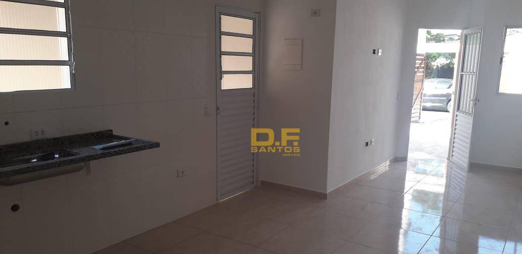 Casa à venda com 2 quartos, 65m² - Foto 9