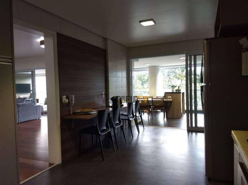 Apartamento à venda com 3 quartos, 234m² - Foto 6