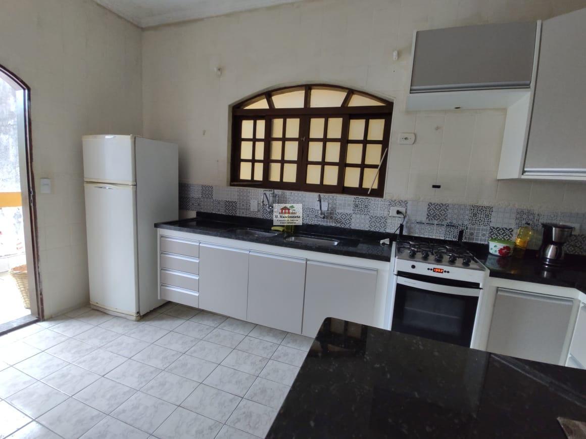 Sobrado à venda com 5 quartos, 250m² - Foto 2