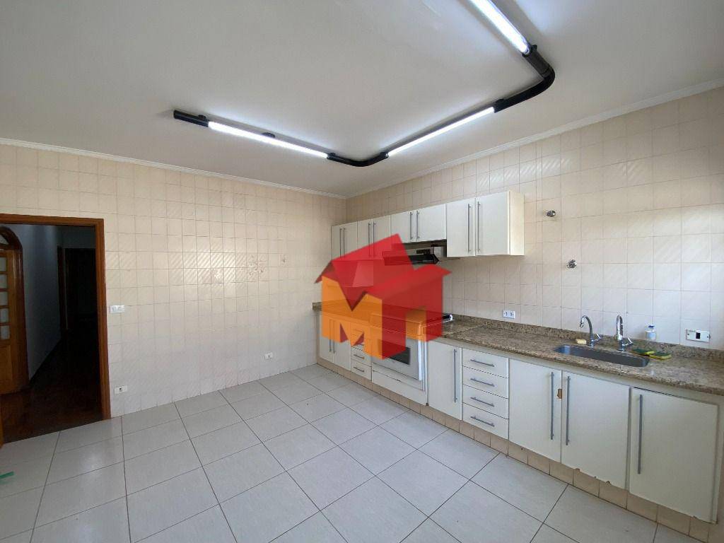 Casa à venda com 3 quartos, 197m² - Foto 8