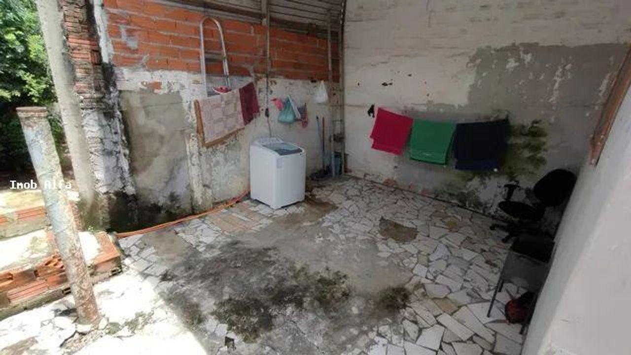 Casa à venda com 2 quartos, 50m² - Foto 9