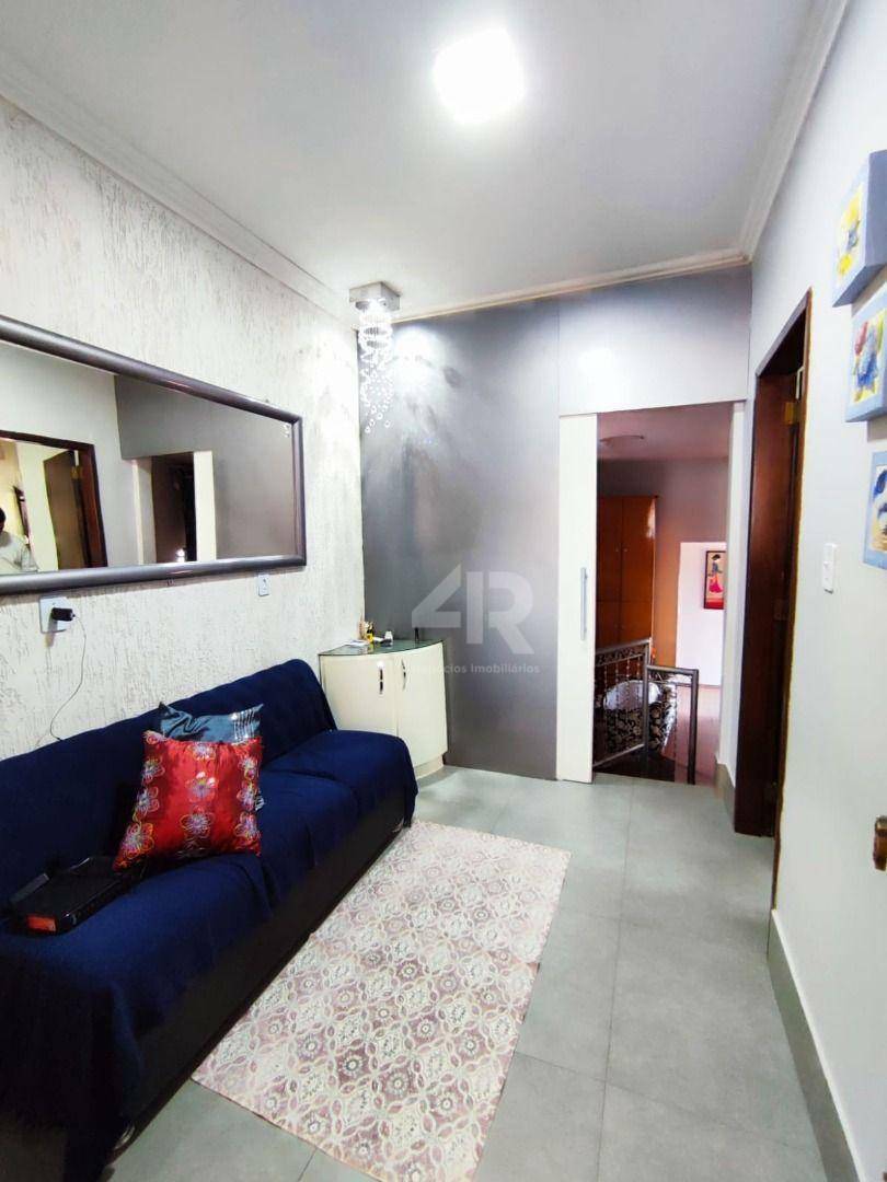 Casa à venda com 3 quartos, 219m² - Foto 3