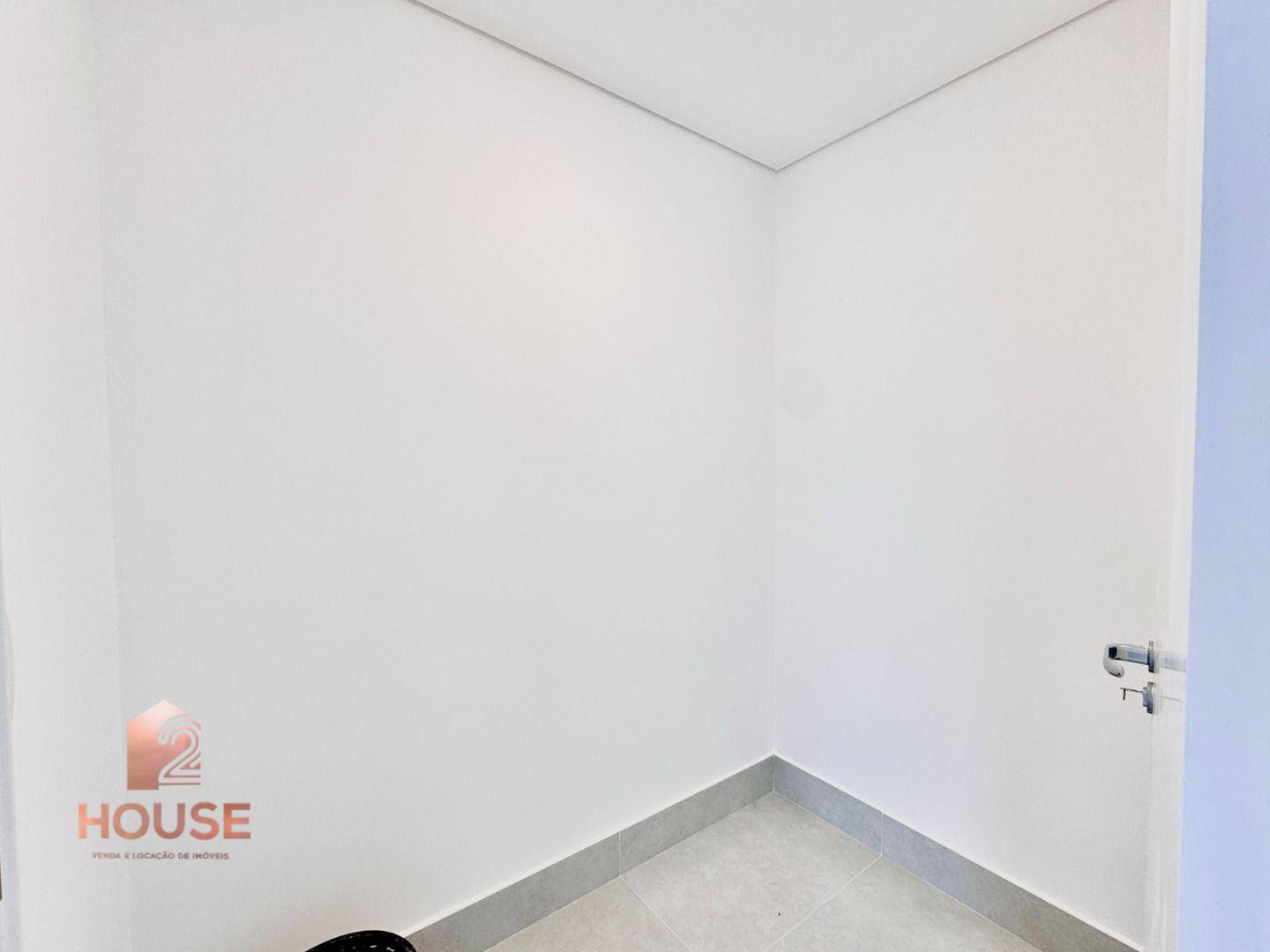 Casa de Condomínio à venda com 3 quartos, 300m² - Foto 35