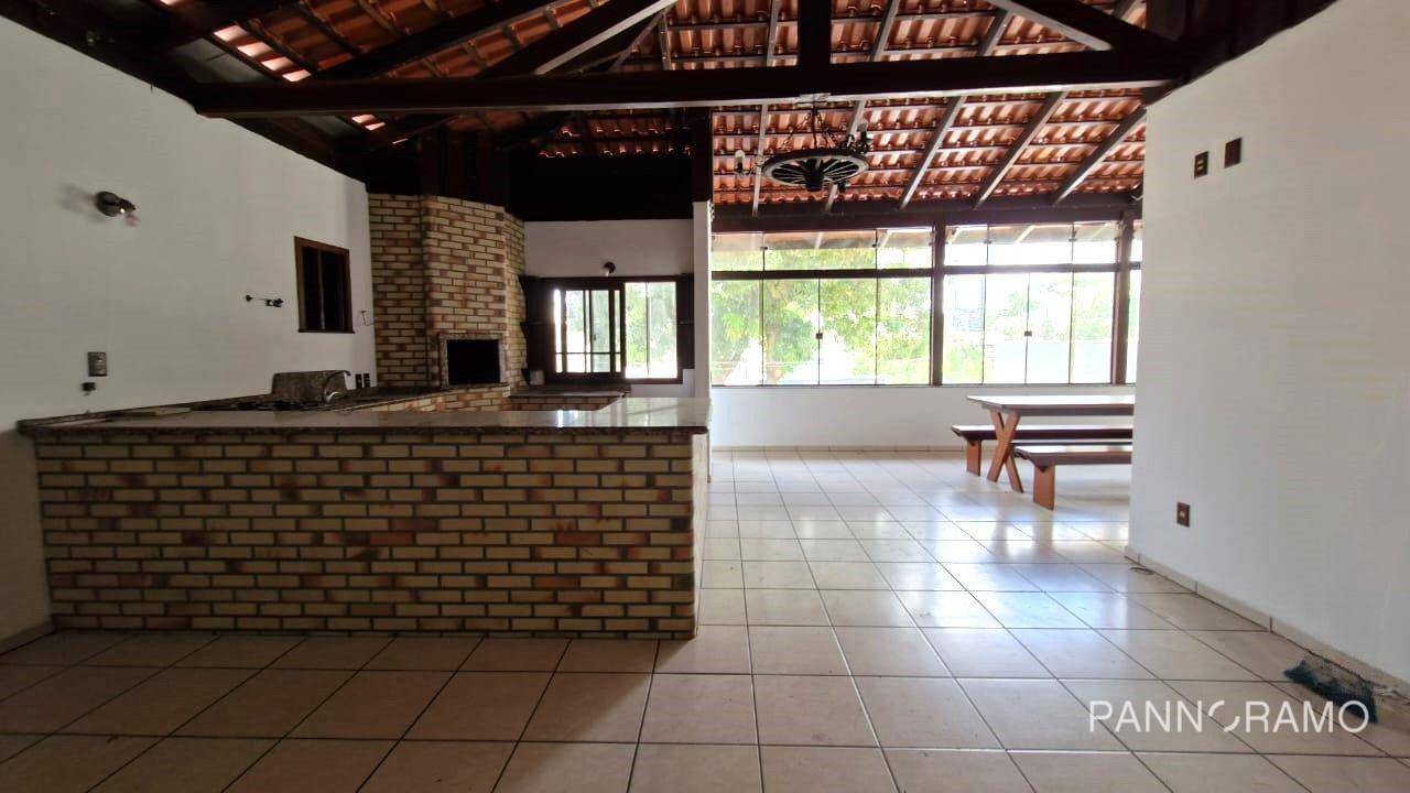 Casa para alugar com 3 quartos, 250m² - Foto 2