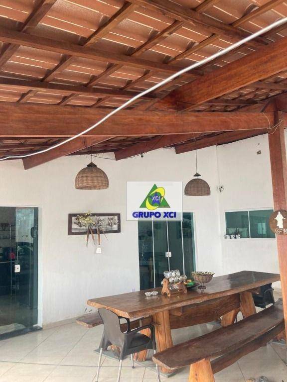 Casa à venda e aluguel com 3 quartos, 250m² - Foto 9