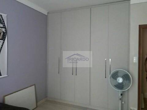 Casa à venda com 3 quartos, 250m² - Foto 17